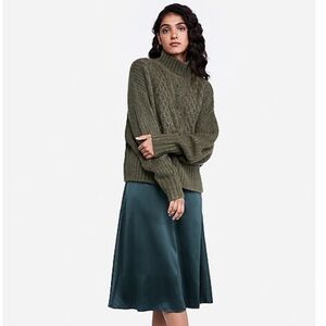 Express Mock Neck Cable Knit Sweater in Olive Green S